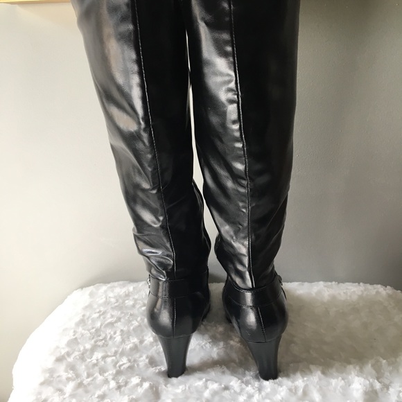 Kelly & Katie Black Knee High Boots - Picture 4 of 8